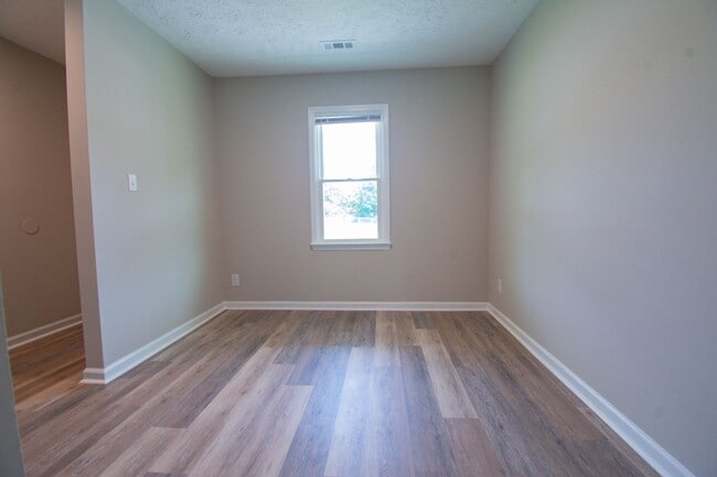Building Photo - 621 Winthrop Ct