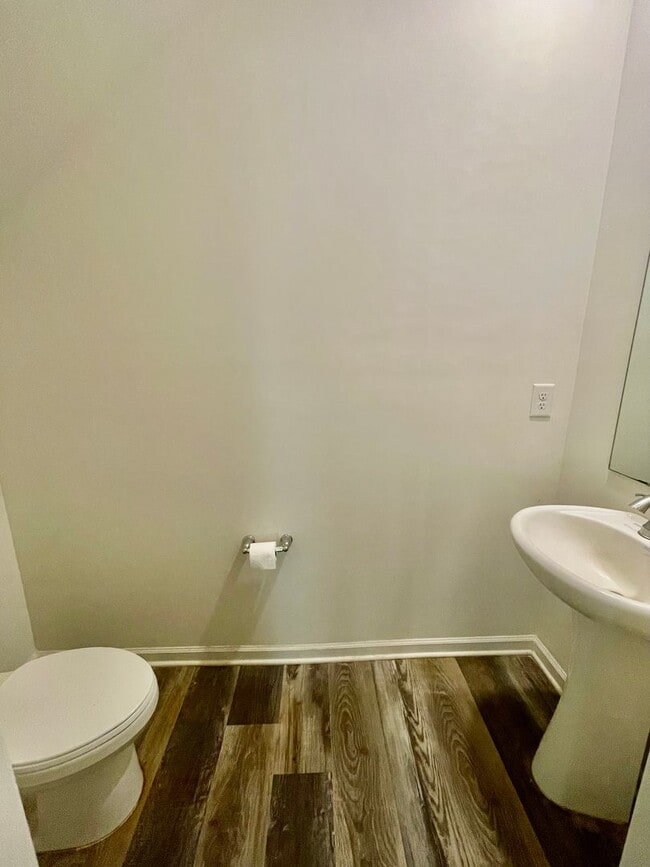 Building Photo - Welcome to this stunning 3-bedroom, 2.5-ba...