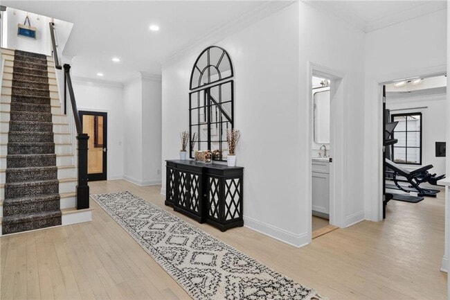 Building Photo - 1812 Wellbourne Dr NE