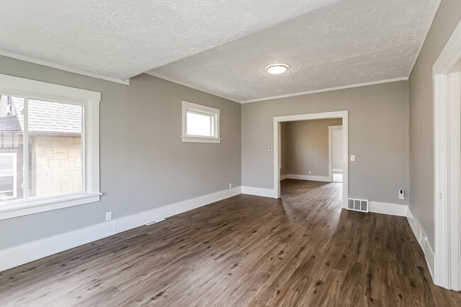 Building Photo - 2859 Corby St