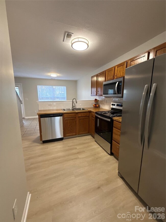 Building Photo - 7021 Sunman Rd