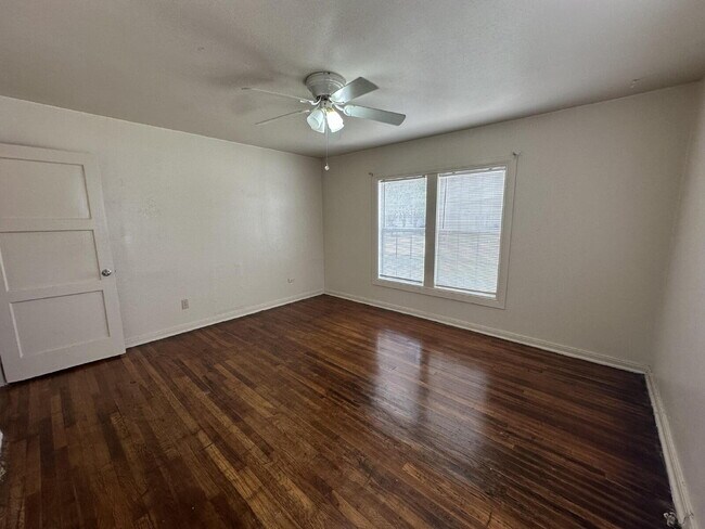Building Photo - First Months Free! Four Bedroom in Tech Te...