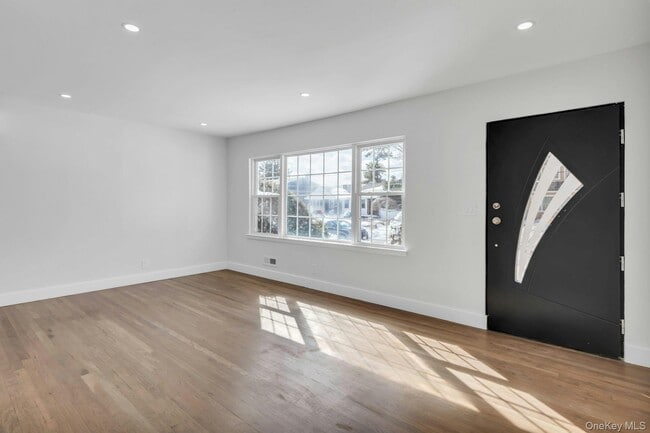 Building Photo - 11 Barbara Dr