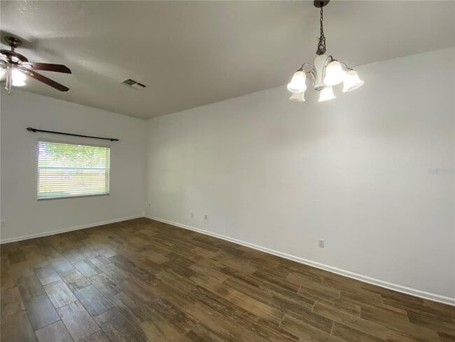 Building Photo - 10285 Park Commons Dr