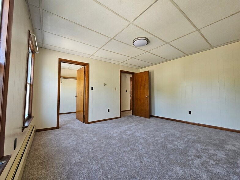 Bedroom - 140 W Utica St