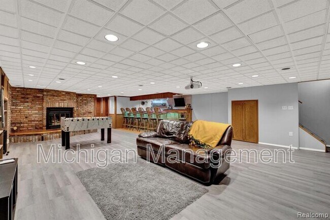 Building Photo - 1311 Ottawa Ave