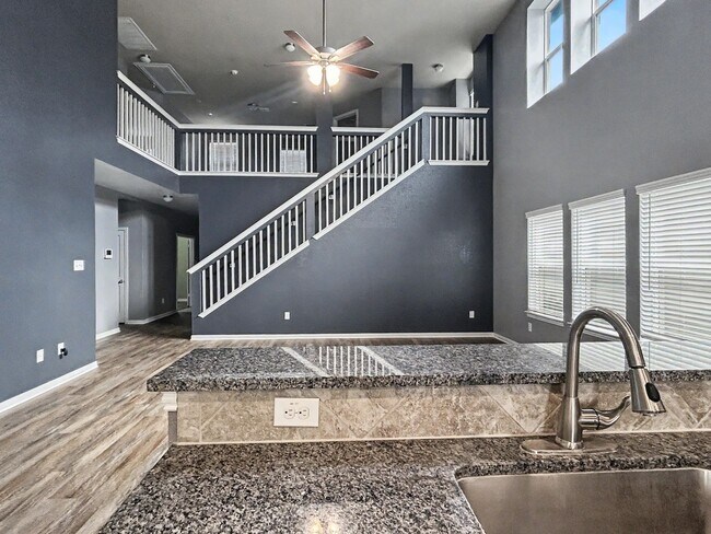 Building Photo - Spacious 4-Bedroom w/ Loft - Far West San Antonio