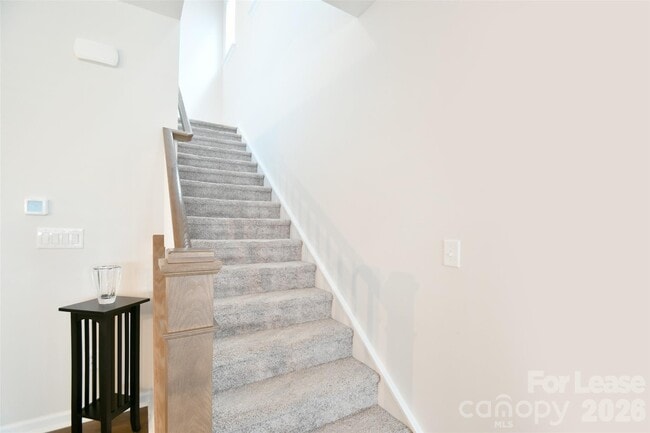 Building Photo - 114 Isleworth Ave