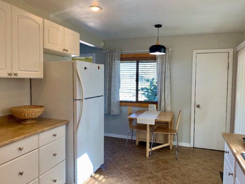 Building Photo - 6186 Chia Ave