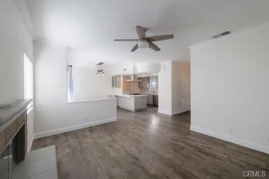 Building Photo - 703 Main St