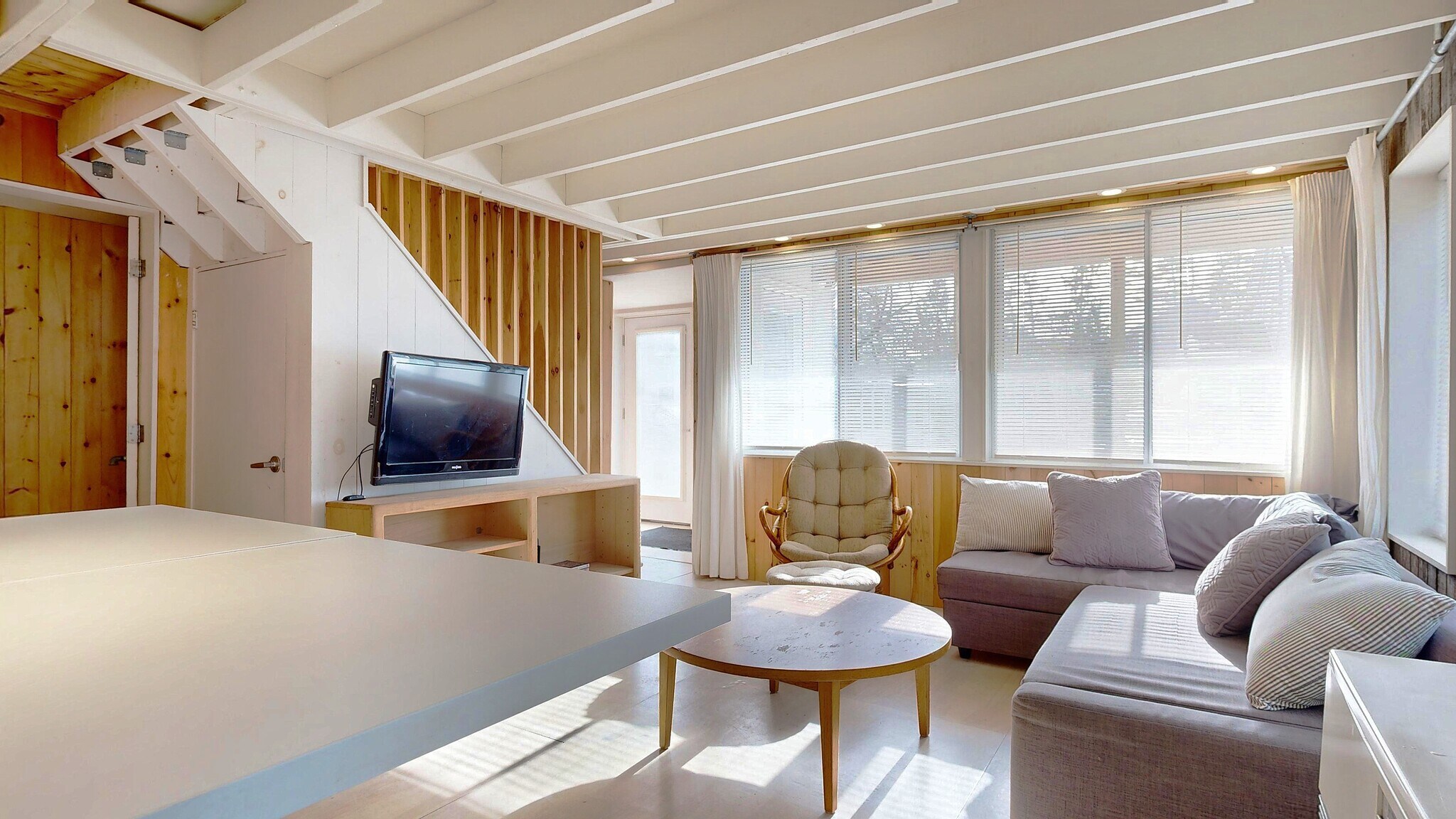 Building Photo - 42 Evergreen Ave