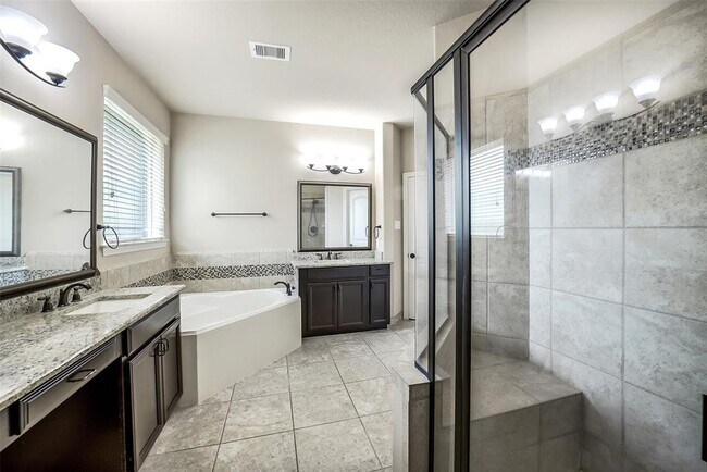 Building Photo - 16815 Violet Trace Ct