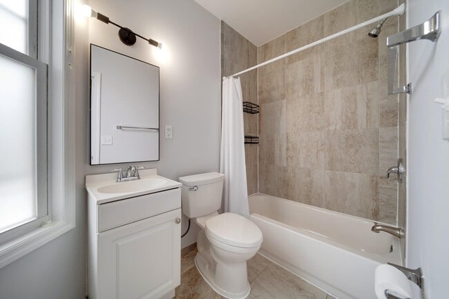 Building Photo - 132 Lincoln St