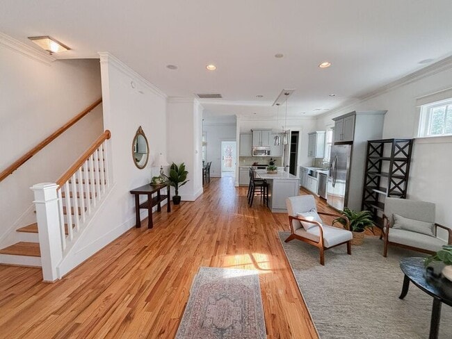 Building Photo - 1051 Phillips Park Dr