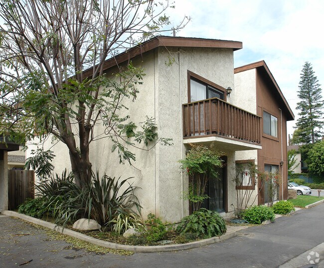 Building Photo - 2448 Elden Ave