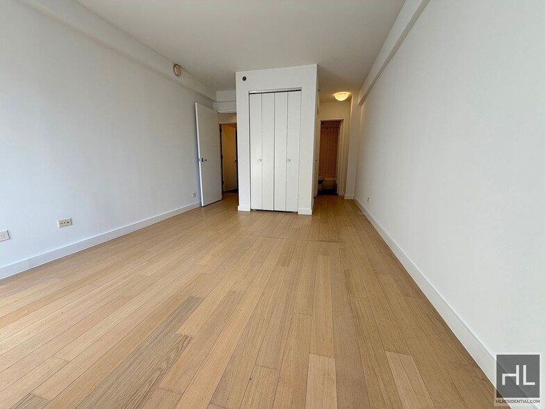 Building Photo - East 39th Street