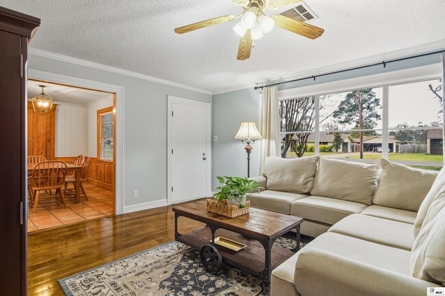 Building Photo - 1110 Hilton St