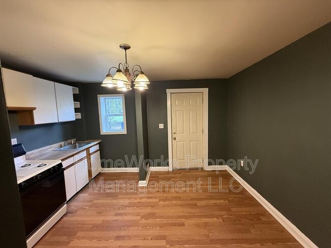 Building Photo - 3844 Elmley Ave