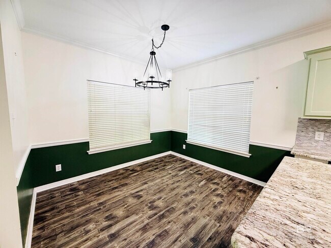 Building Photo - 31424 Oakridge Dr
