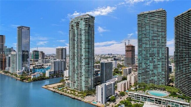 Building Photo - 480 NE 30th St