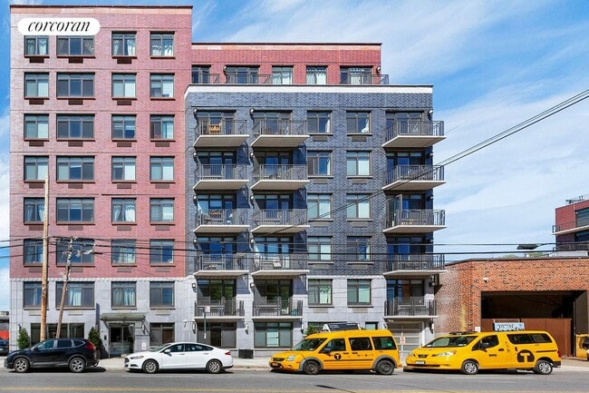 Building Photo - 11-15-15 Broadway
