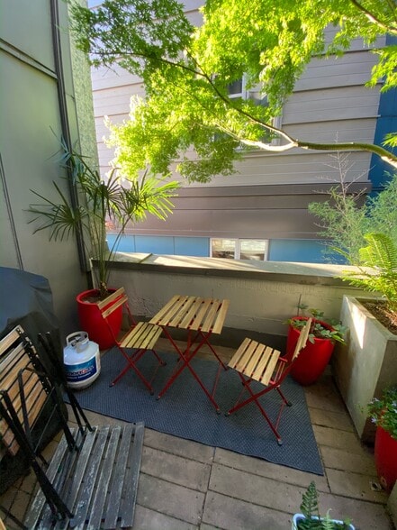 Patio adjacent to the dining area - 1408 12th Ave