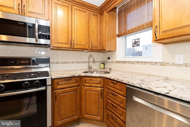 Building Photo - 52 Woodbine Rd