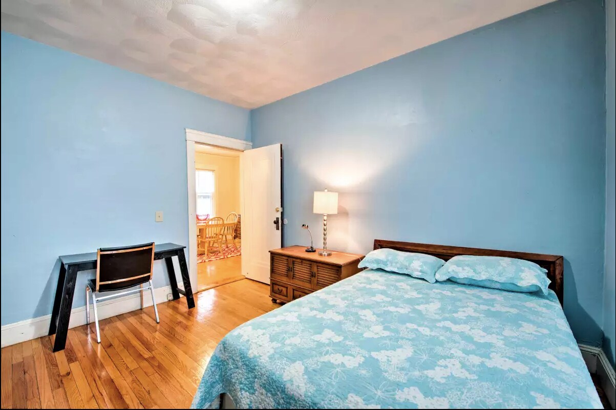 Building Photo - 34 Pembroke Ave