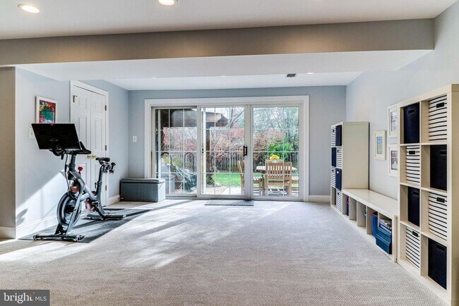 Building Photo - 6519 Engel Dr