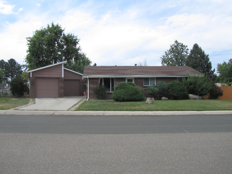 Primary Photo - 6621 S Wellington Ct