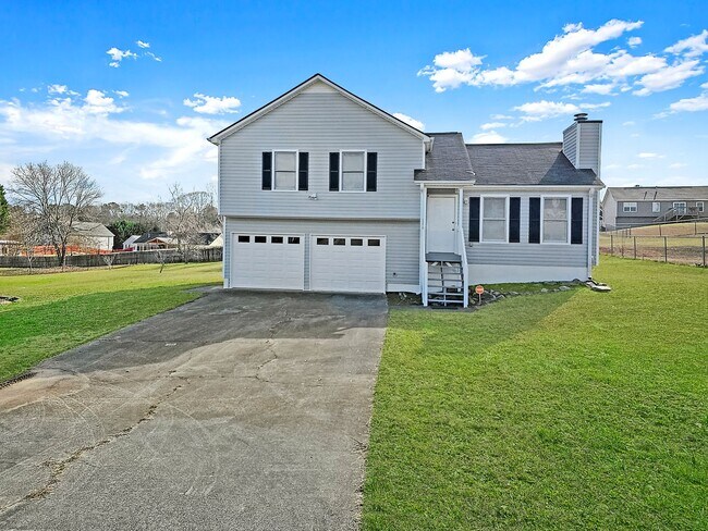 Primary Photo - Charming 3 Bed, 2 Bath Home in Douglasvill...