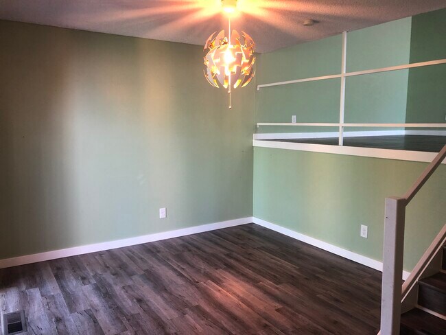 Building Photo - 1007 NW Bryant St