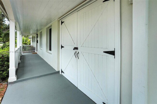 Building Photo - 8870 SW 86th St
