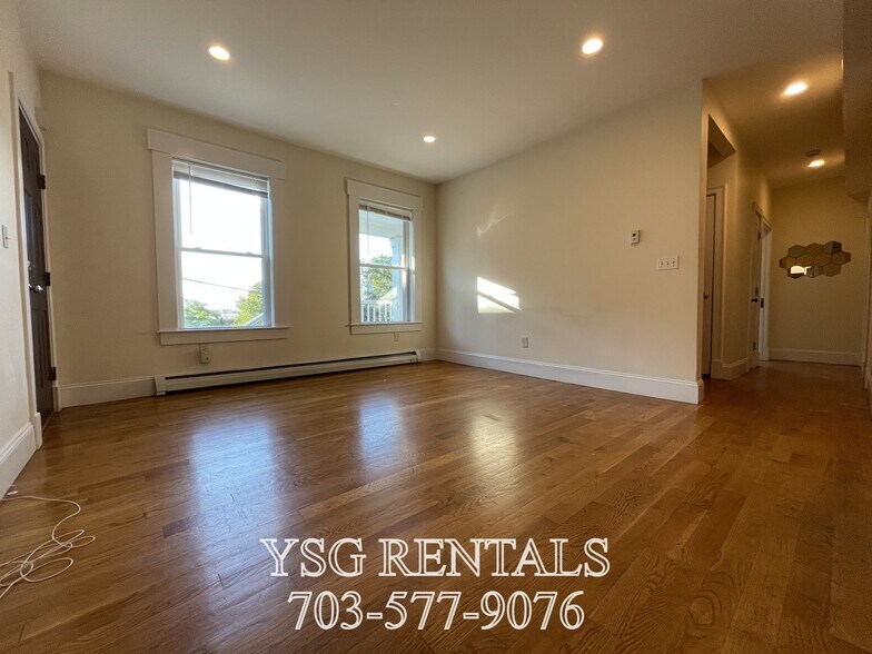 Building Photo - 34 Calumet St