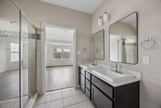 Building Photo - 5505 Bonneville Bend