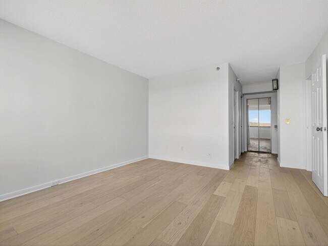 Building Photo - 250 Hammond Pond Pkwy