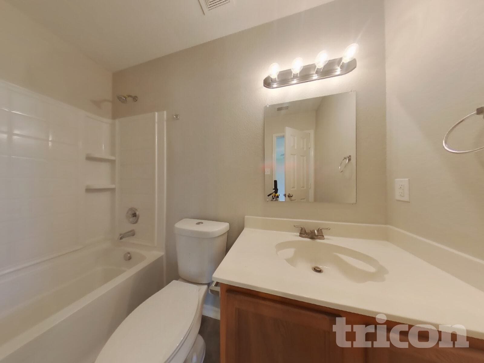 Building Photo - 16661 Woodside Dr