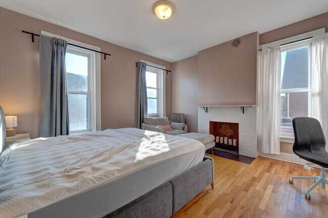 Building Photo - 119 Olive St