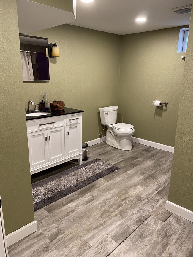 Building Photo - 1915 Mayfair St