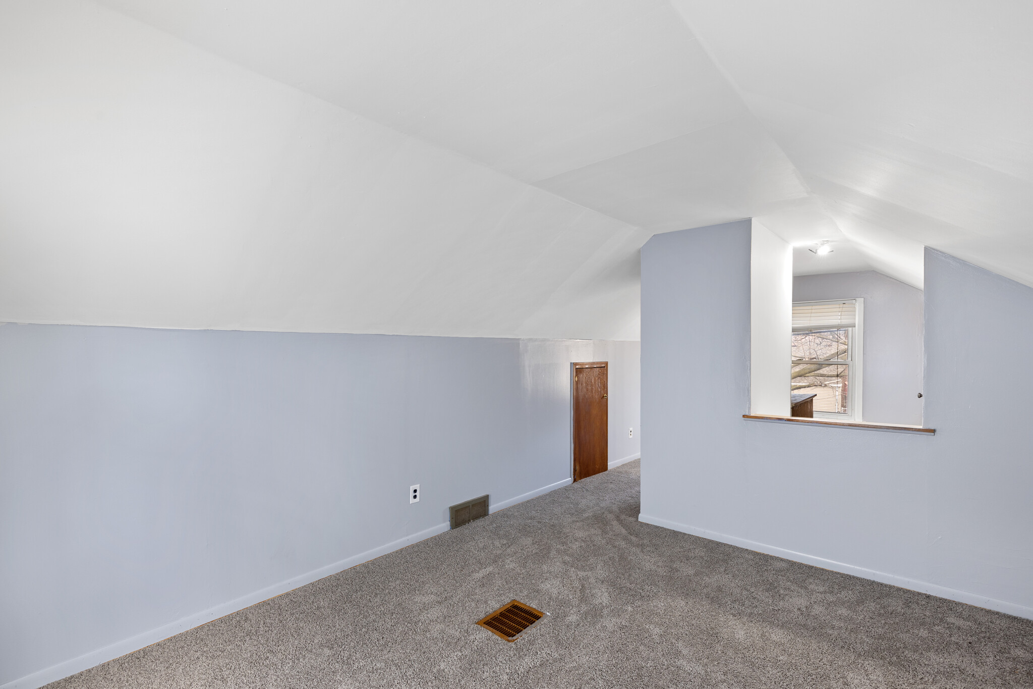 Building Photo - 23030 Beech St