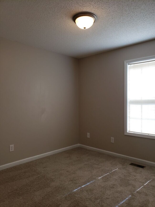 Building Photo - Come home to Serenity - 3 bedroom 2 bathroom Single Family Home