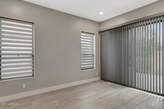 Building Photo - 7525 E Gainey Ranch Rd
