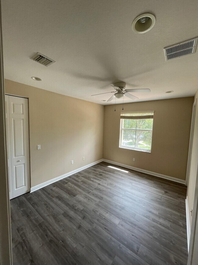 Building Photo - 9261 Delemar Ct
