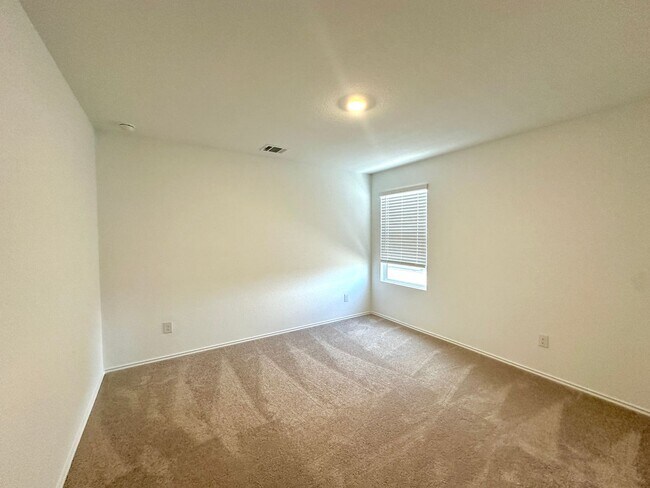 Building Photo - Coming Soon!  Late July Move in Available...