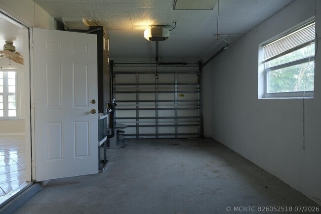 Building Photo - 980 Woodland Ave