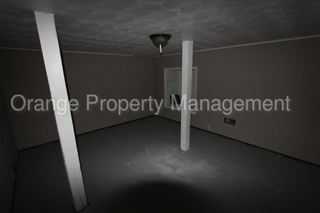 Building Photo - GIFFORD PARK-1/2 OFF 1ST MONTHS RENT!