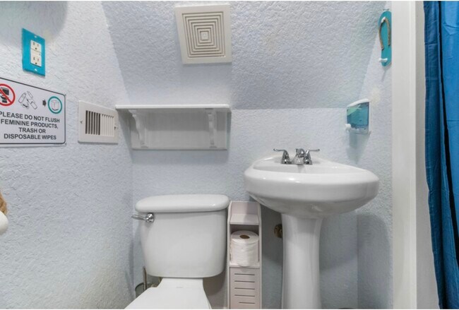 Building Photo - 222 Sandpebble Pl