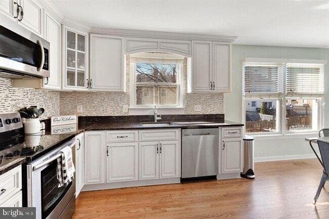 Building Photo - 9856 High Water Ct