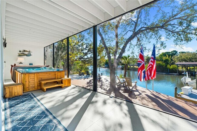 Building Photo - 2500 Monterey St