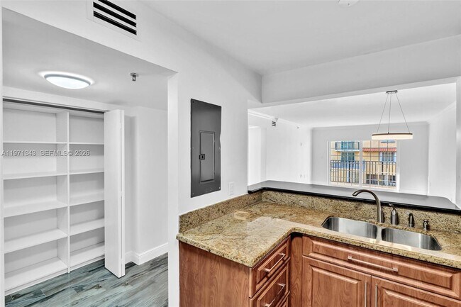 Building Photo - 8900 Collins Ave